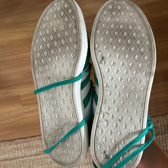 Adidas - Picture 3 of 3